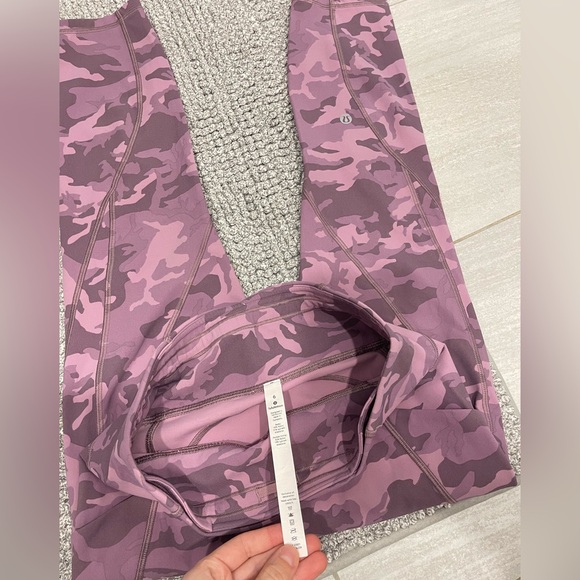 Lululemon Time To Sweat Crop 23"
Incognito Camo Pink Taupe Multi size 6 pockets - Picture 6 of 7